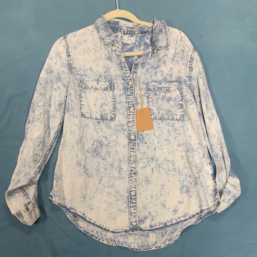 Button Up NWT